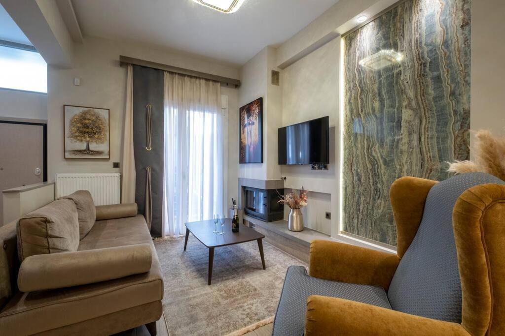 Maison De Luxx A10, Cozy Apartment With Garden In Larissa Ngoại thất bức ảnh